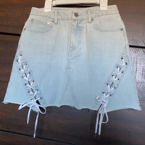 Eggie Minni NEW White DENIM Jeans Skirt Size S - Picture 6 of 12